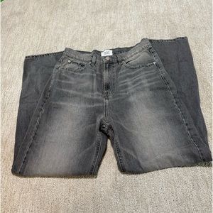 BDG NEVER WORN Black Cowboy jeans. Size 31!! No rips full length